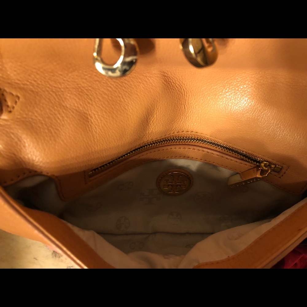 Beige Tory Burch Gold Chain Shoulder Bag/Clutch - Picture 2 of 3